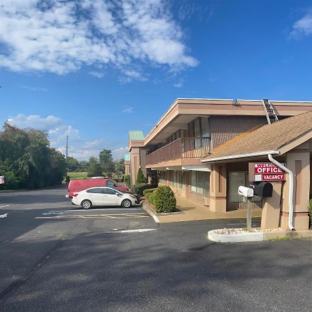 Travelers Inn South Brunswick Terrace Esterno foto