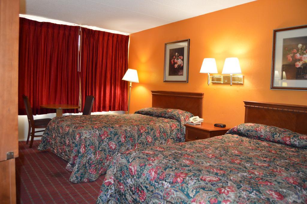 Travelers Inn South Brunswick Terrace Esterno foto
