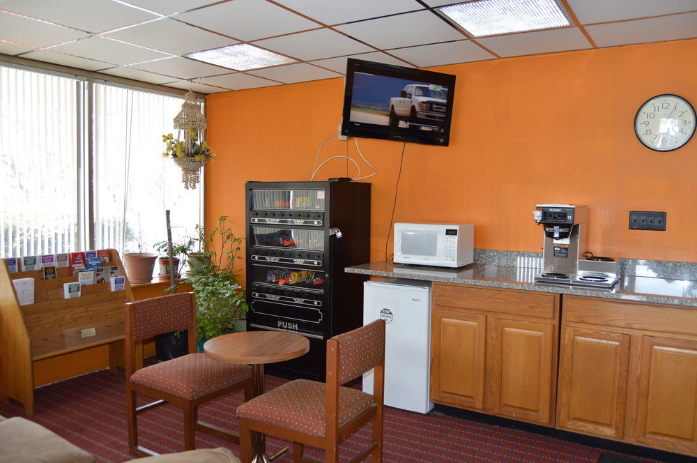 Travelers Inn South Brunswick Terrace Esterno foto