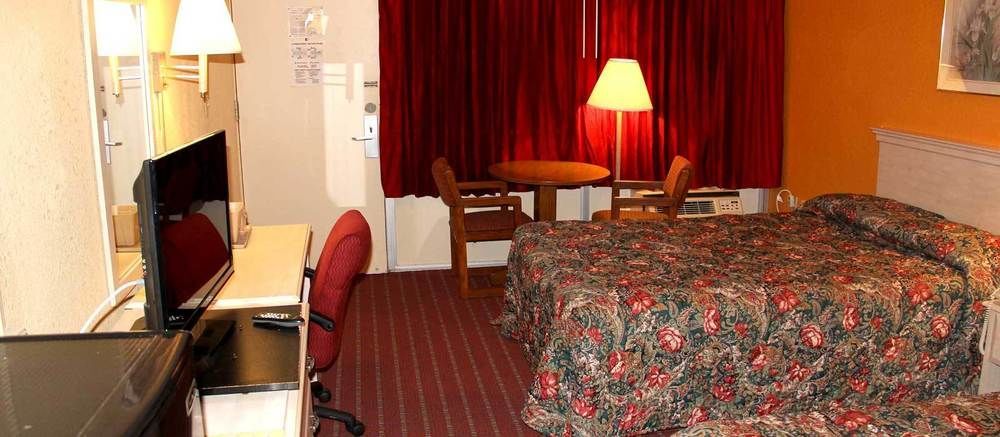 Travelers Inn South Brunswick Terrace Esterno foto