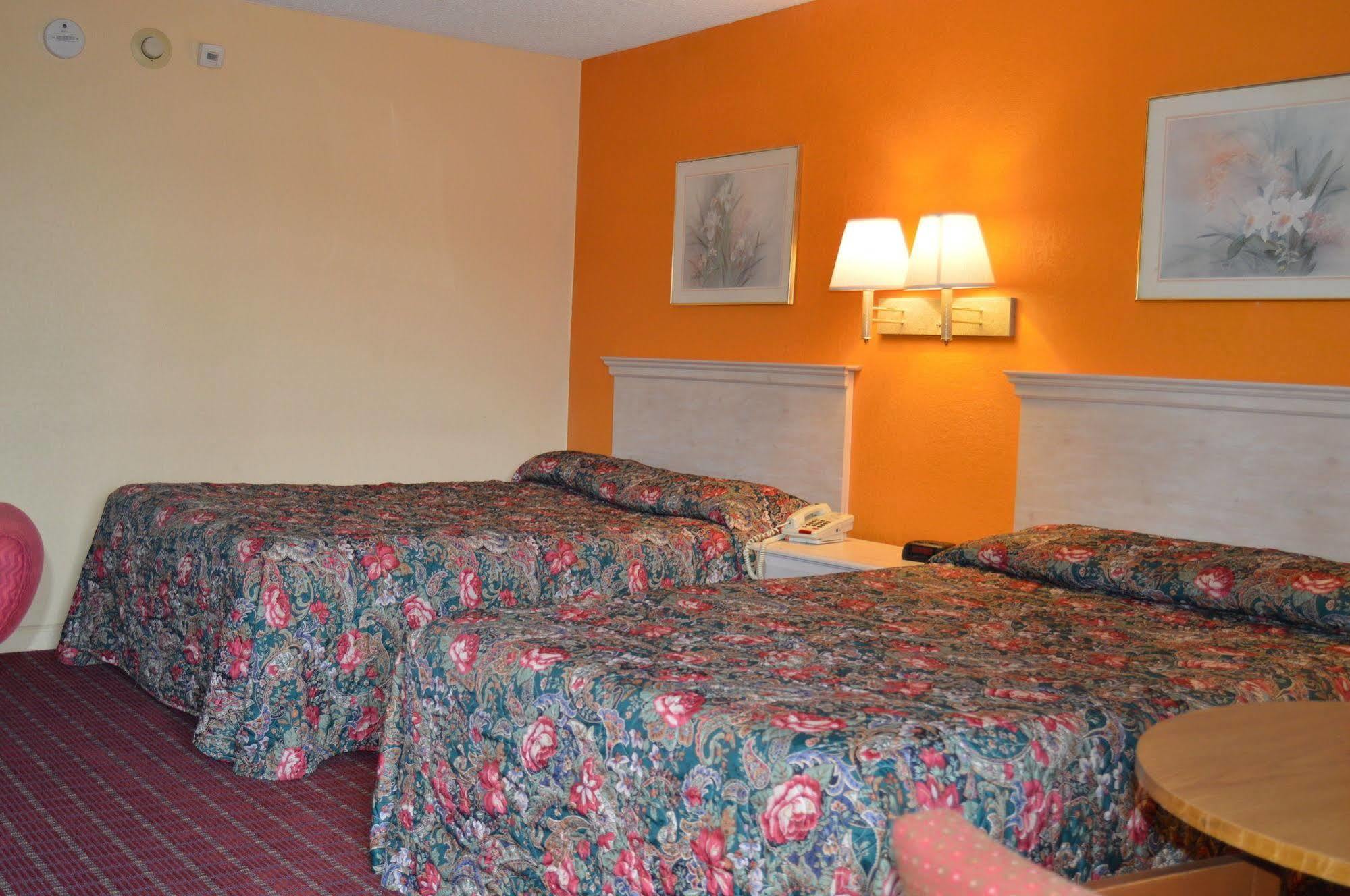Travelers Inn South Brunswick Terrace Esterno foto