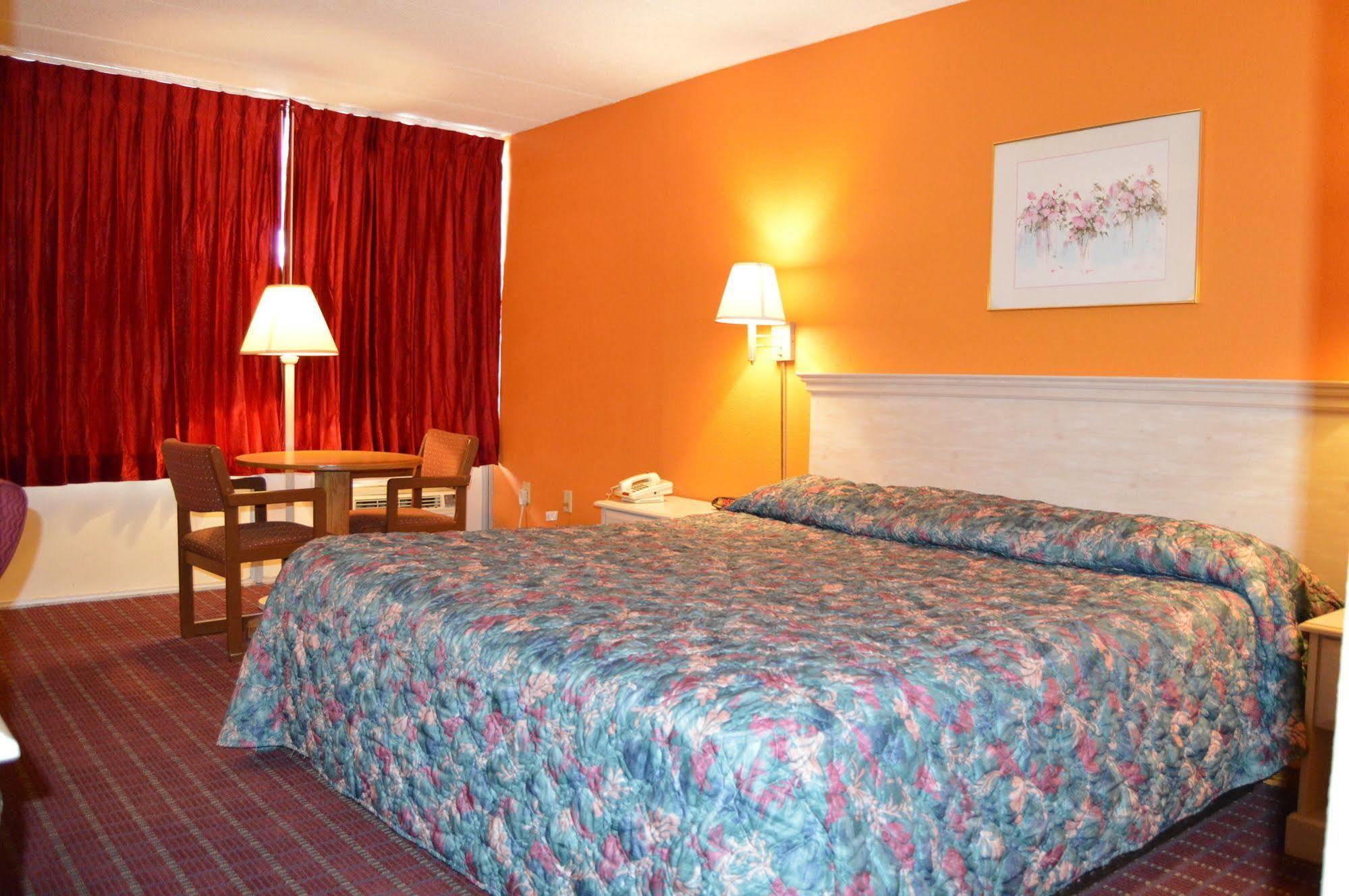 Travelers Inn South Brunswick Terrace Esterno foto