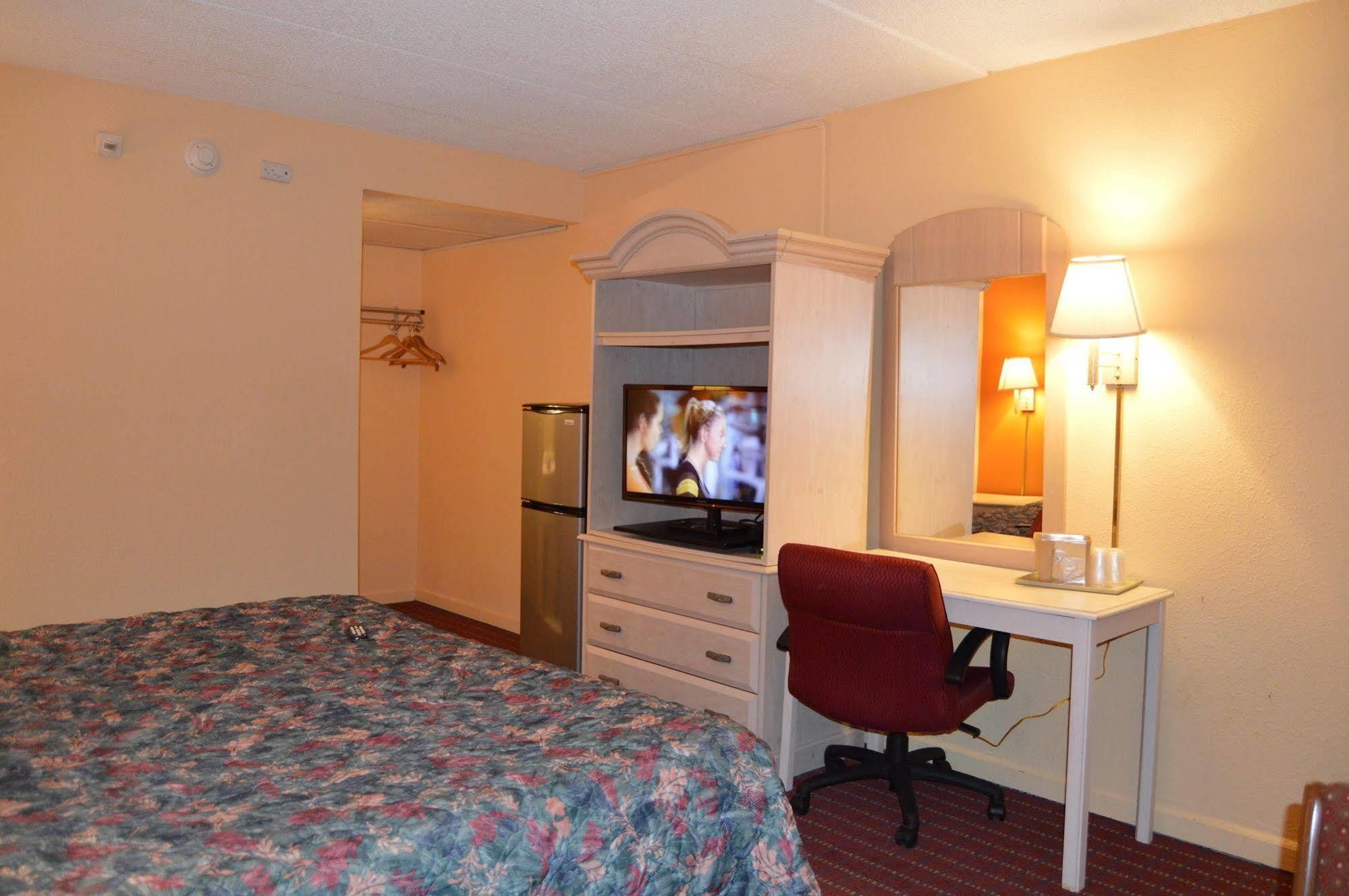 Travelers Inn South Brunswick Terrace Esterno foto