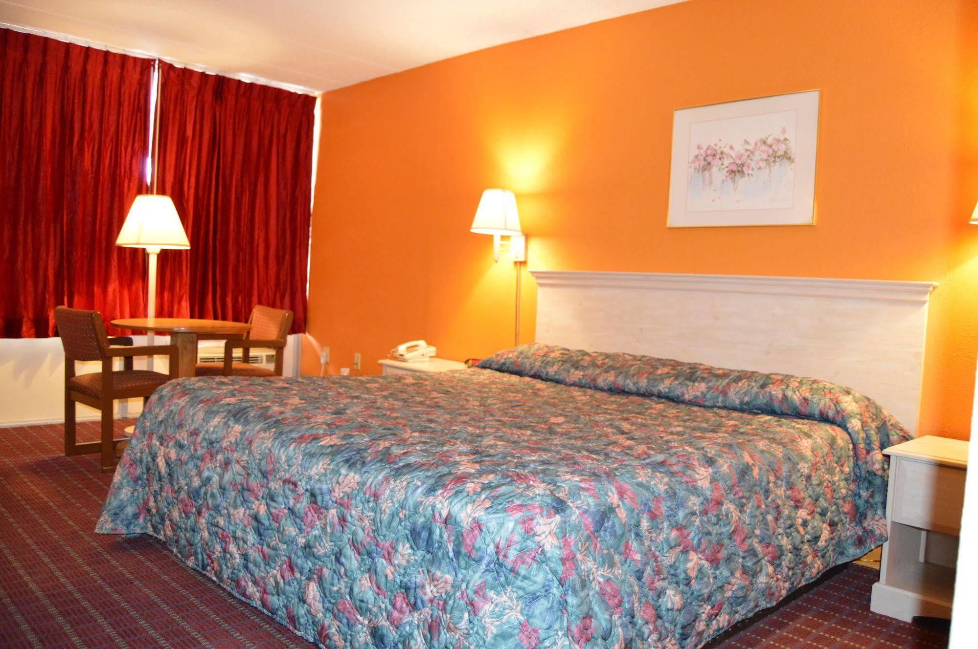 Travelers Inn South Brunswick Terrace Esterno foto