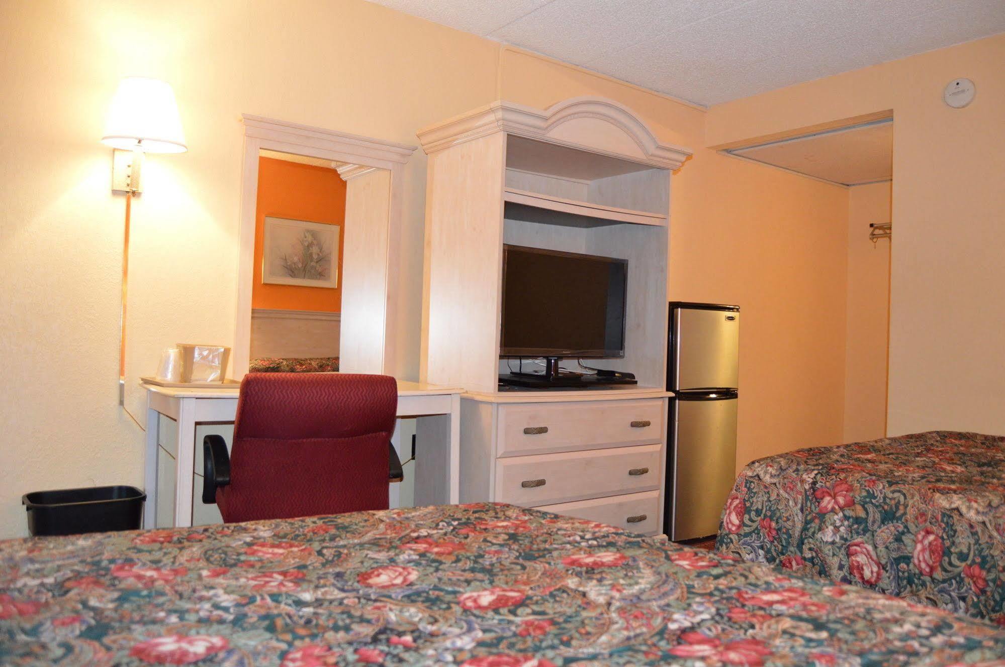Travelers Inn South Brunswick Terrace Esterno foto