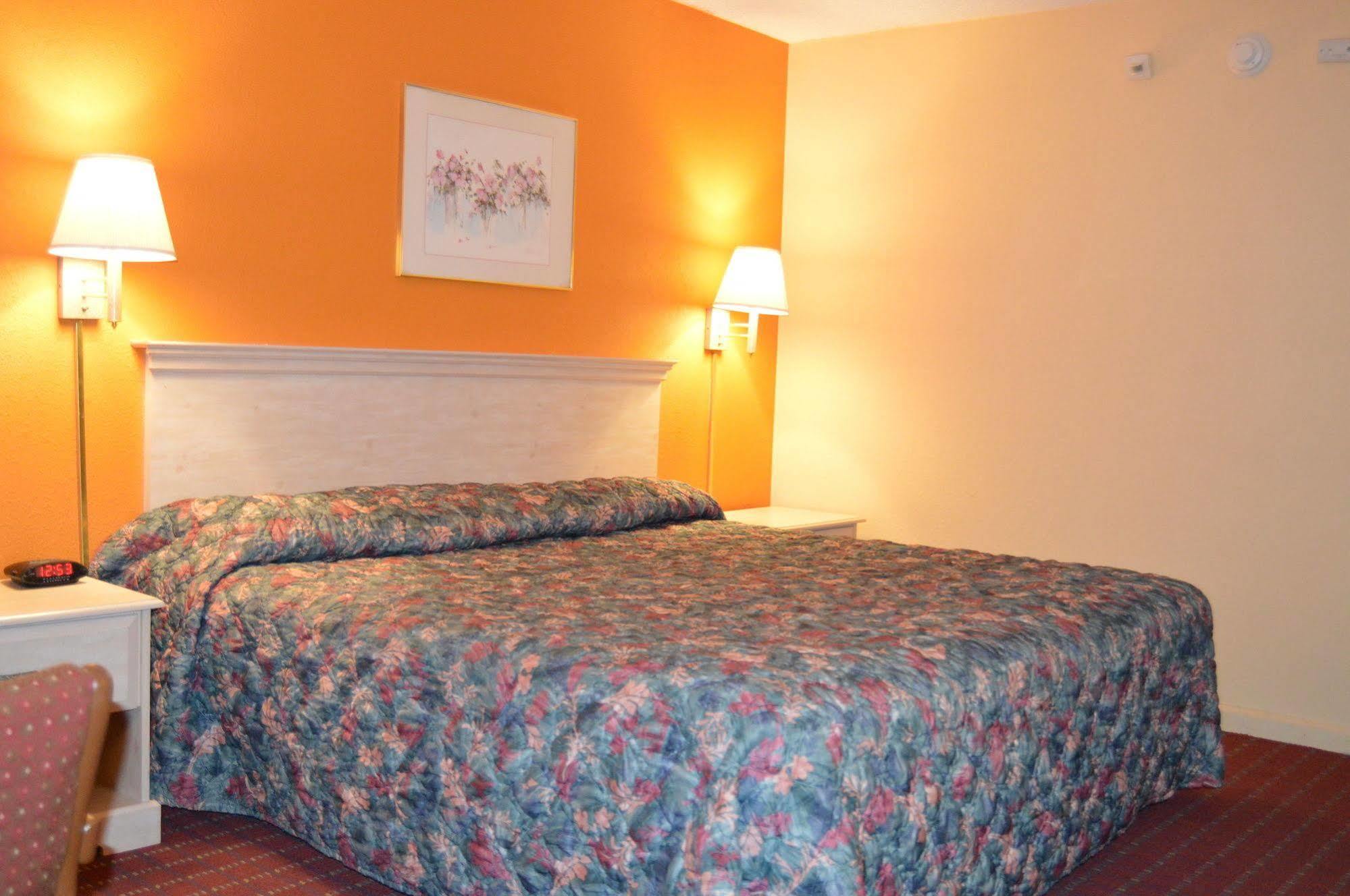 Travelers Inn South Brunswick Terrace Esterno foto
