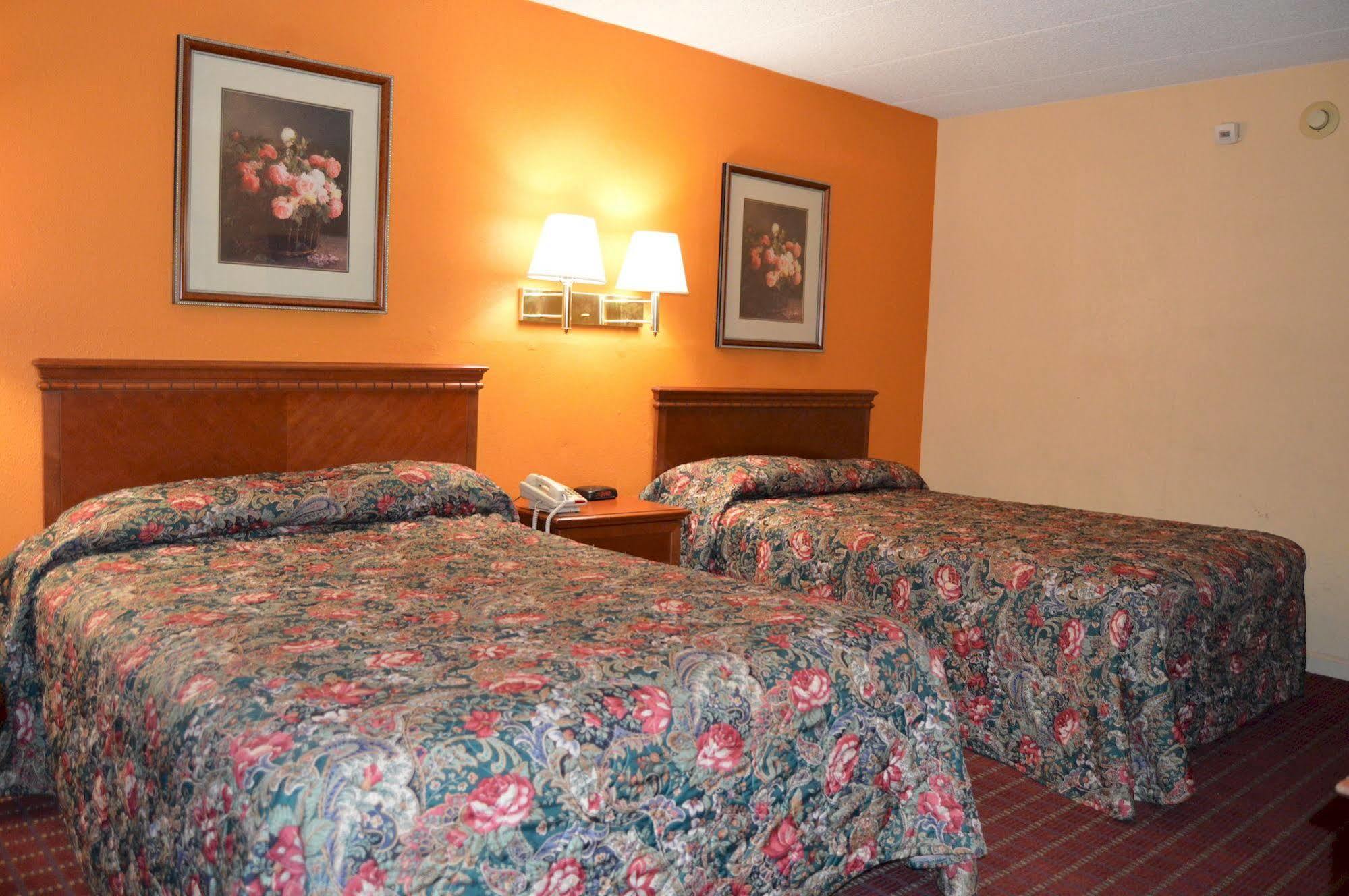 Travelers Inn South Brunswick Terrace Esterno foto